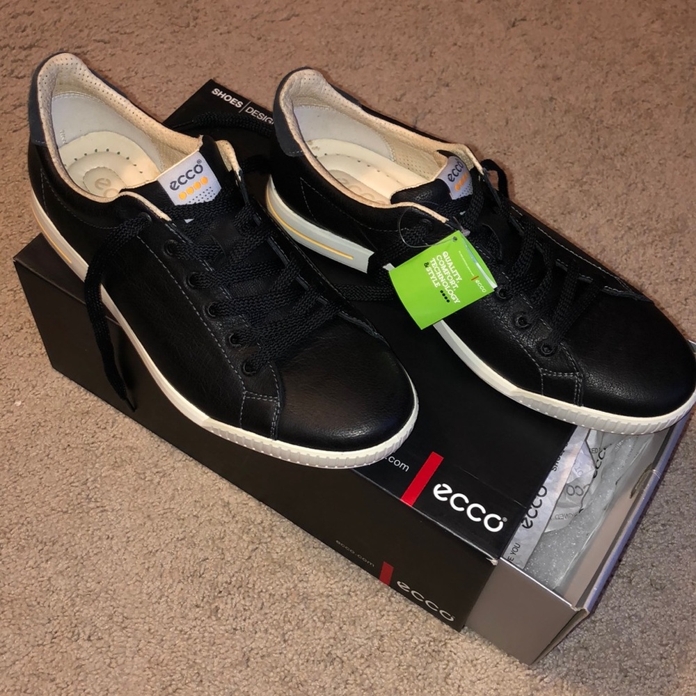 Never Worn Men’s Ecco Golf Shoes